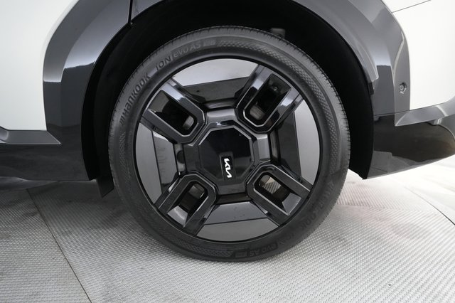 2024 Kia EV9 — photo 14 of 24