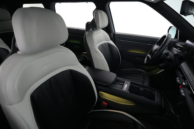 2024 Kia EV9 — photo 18 of 22