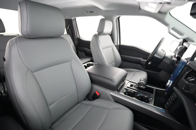 2025 Ford F-150 Lightning — photo 12 of 15