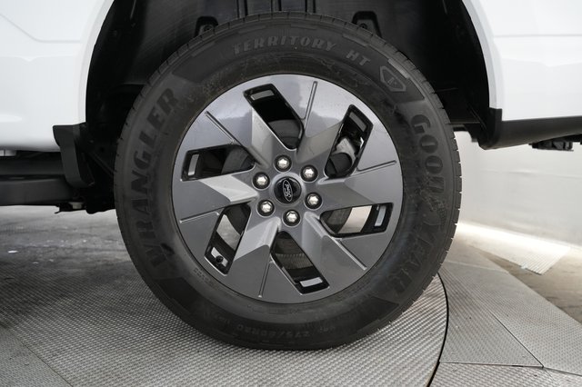 2025 Ford F-150 Lightning — photo 7 of 15