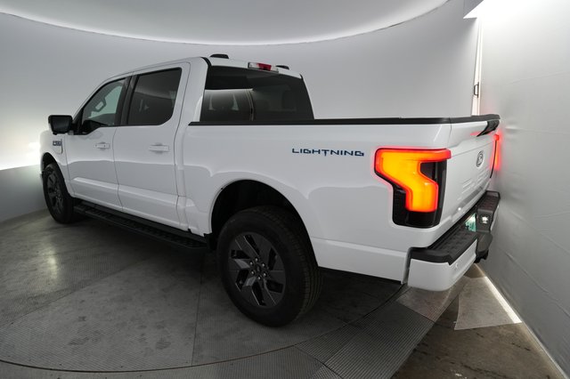 2025 Ford F-150 Lightning — photo 2 of 15