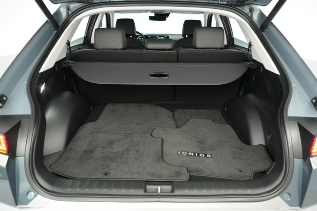 2025 Hyundai IONIQ 5 — photo 6 of 23