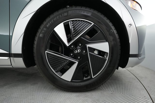 2025 Hyundai IONIQ 5 — photo 16 of 23