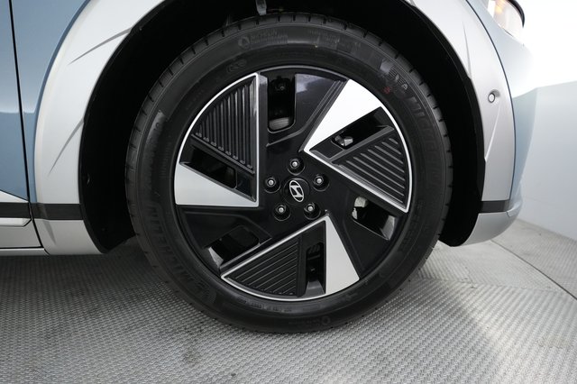 2025 Hyundai IONIQ 5 — photo 17 of 22