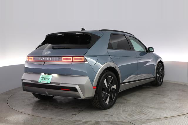 2025 Hyundai IONIQ 5 — photo 2 of 22