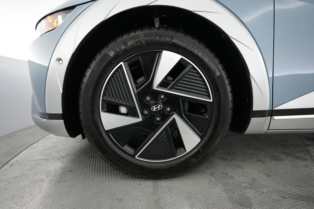 2025 Hyundai IONIQ 5 — photo 16 of 22