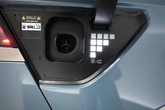 2025 Hyundai IONIQ 5 — photo 8 of 22