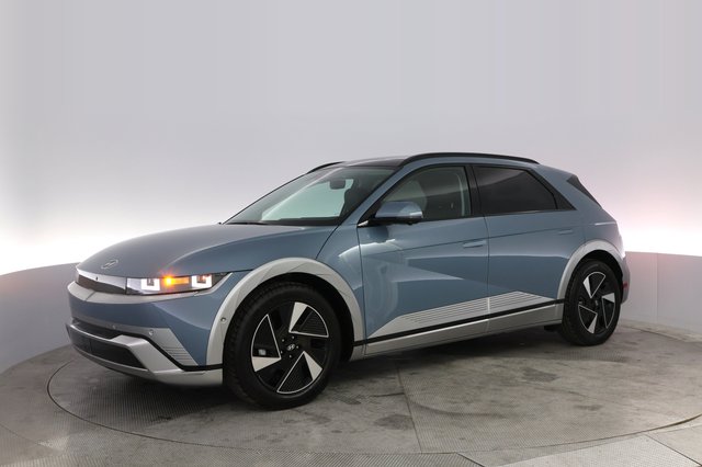 2025 Hyundai IONIQ 5 — photo 14 of 22