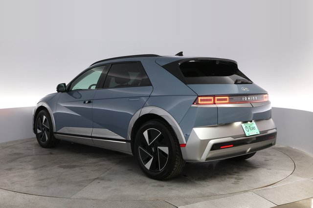 2025 Hyundai IONIQ 5 — photo 13 of 22