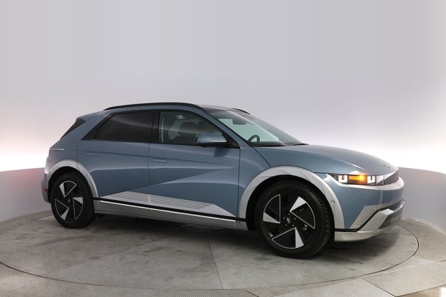 2025 Hyundai IONIQ 5 — photo 11 of 22