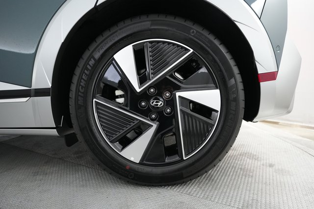 2025 Hyundai IONIQ 5 — photo 17 of 23