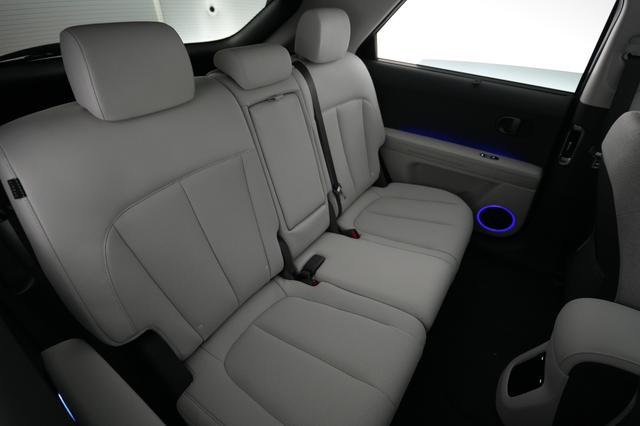 2025 Hyundai IONIQ 5 — photo 4 of 23