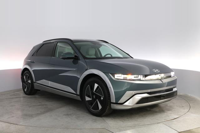 2025 Hyundai IONIQ 5 — photo 10 of 23