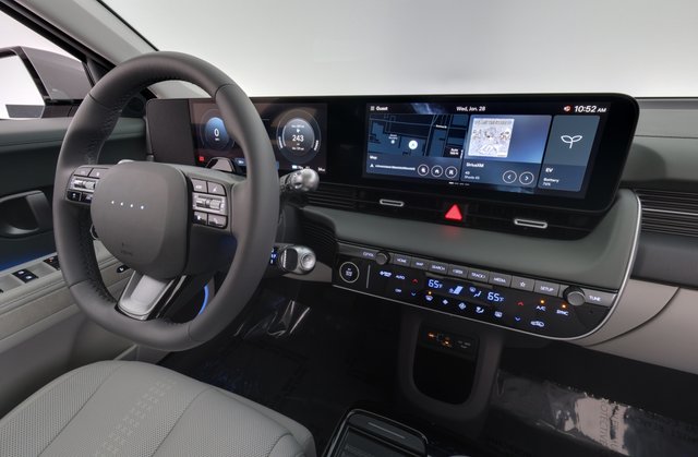 2025 Hyundai IONIQ 5 — photo 20 of 23