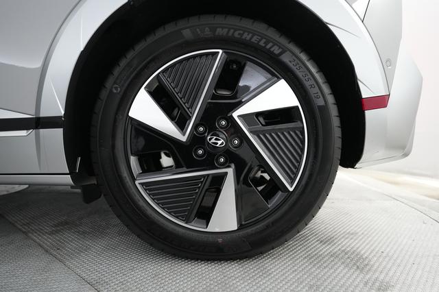 2025 Hyundai IONIQ 5 — photo 7 of 23