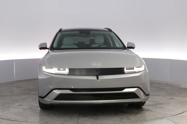2025 Hyundai IONIQ 5 — photo 9 of 23
