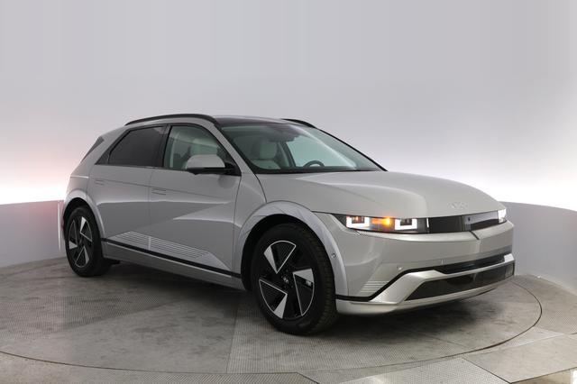 2025 Hyundai IONIQ 5 — photo 10 of 23