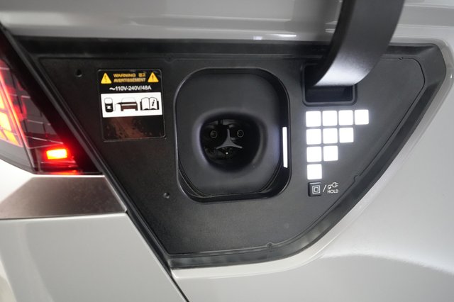 2025 Hyundai IONIQ 5 — photo 8 of 23