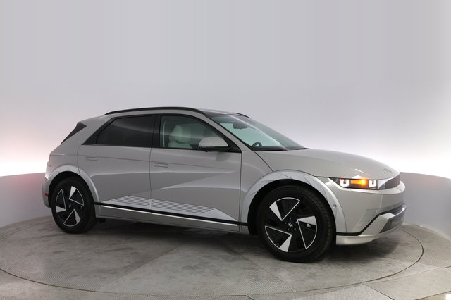 2025 Hyundai IONIQ 5 — photo 11 of 23