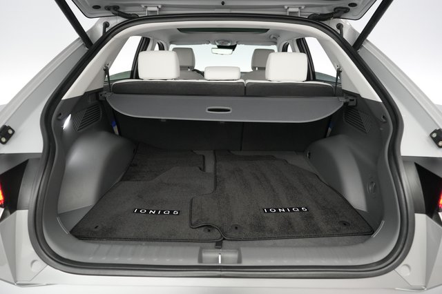 2025 Hyundai IONIQ 5 — photo 6 of 23