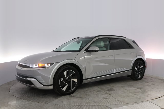 2025 Hyundai IONIQ 5 — photo 14 of 23