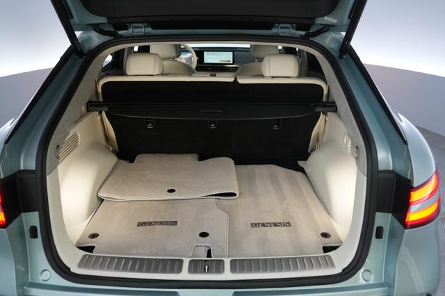 2023 Genesis GV60 — photo 6 of 21