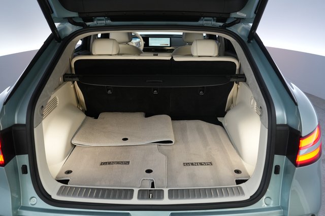 2023 Genesis GV60 — photo 6 of 21