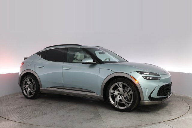 2023 Genesis GV60 — photo 11 of 21