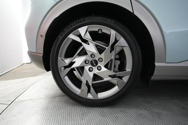 2023 Genesis GV60 — photo 7 of 21