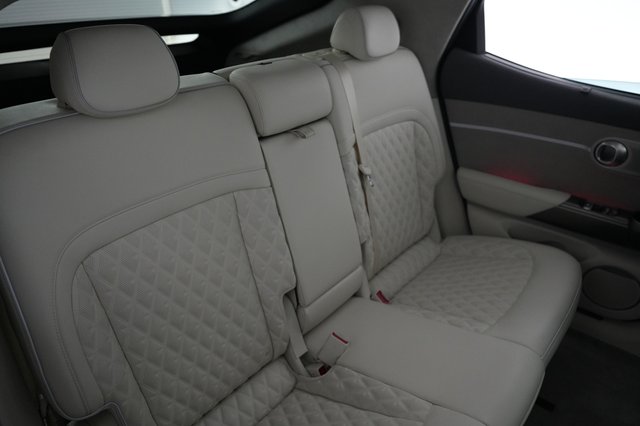 2023 Genesis GV60 — photo 4 of 21