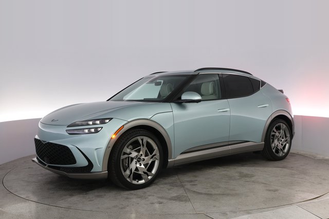 2023 Genesis GV60 — photo 14 of 21