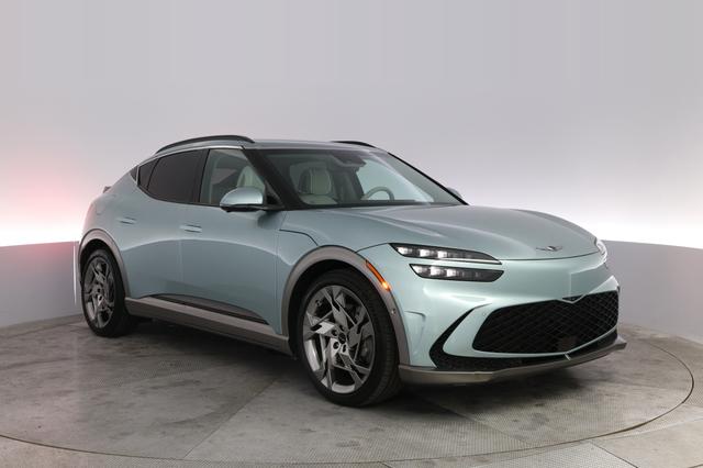 2023 Genesis GV60 — photo 10 of 21