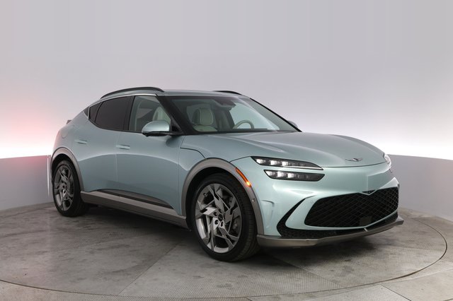 2023 Genesis GV60 — photo 10 of 21