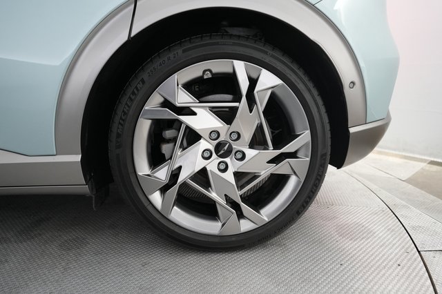 2023 Genesis GV60 — photo 15 of 21