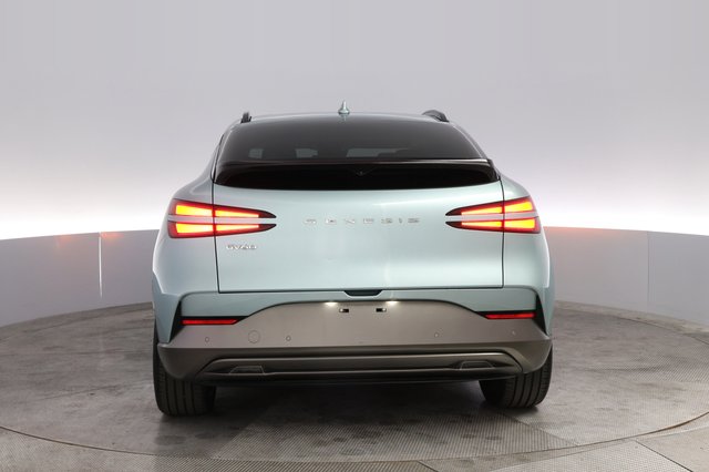 2023 Genesis GV60 — photo 12 of 21