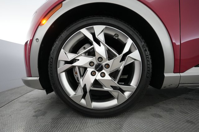 2023 Genesis GV60 — photo 17 of 21