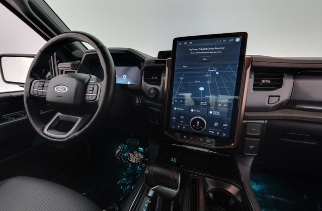 2023 Ford F-150 Lightning — photo 14 of 18
