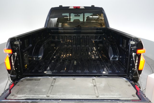 2023 Ford F-150 Lightning — photo 6 of 18
