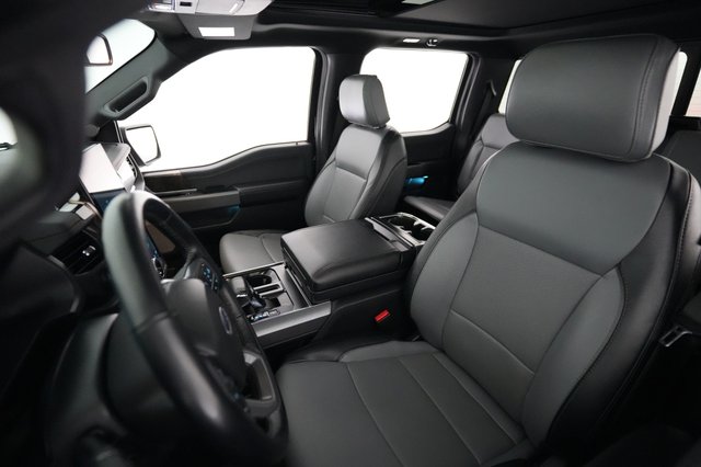 2023 Ford F-150 Lightning — photo 3 of 18