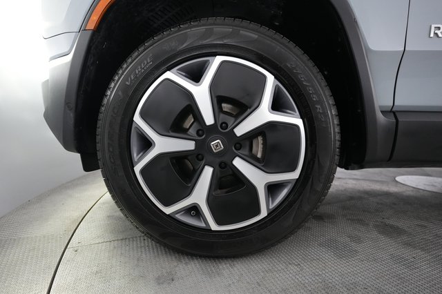 2024 Rivian R1S — photo 16 of 21