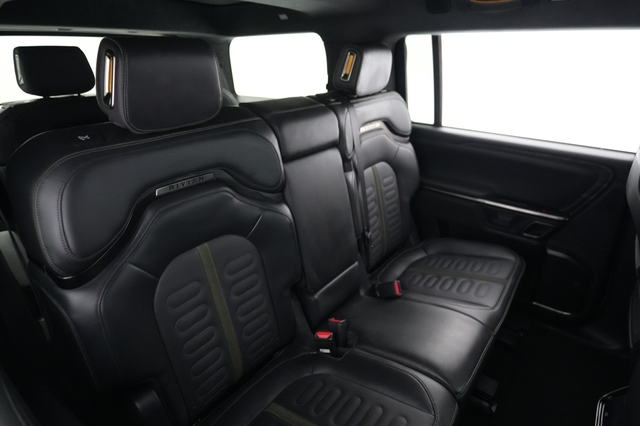 2024 Rivian R1S