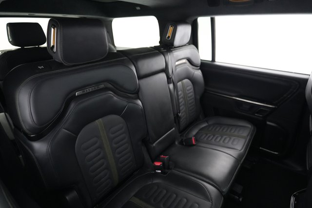 2024 Rivian R1S — photo 4 of 21