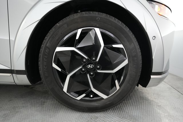 2024 Hyundai IONIQ 5 — photo 16 of 21