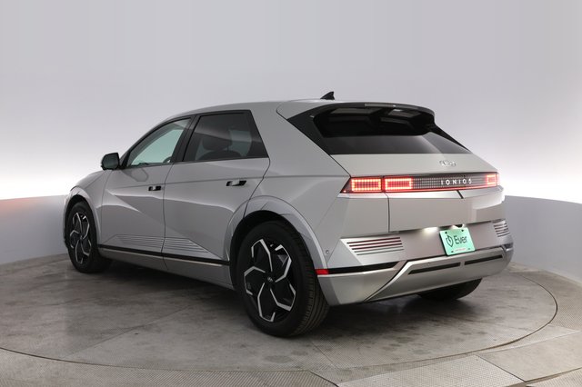 2024 Hyundai IONIQ 5 — photo 13 of 21
