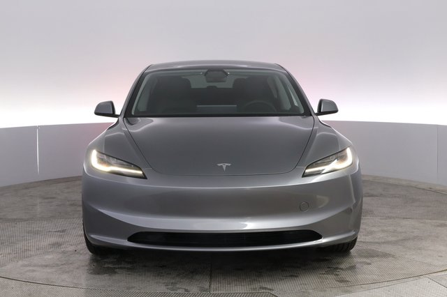 2025 Tesla Model 3 — photo 9 of 21