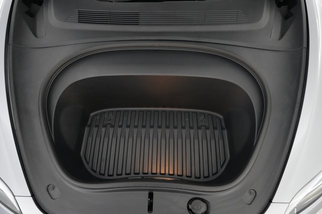 2025 Tesla Model 3 — photo 20 of 21