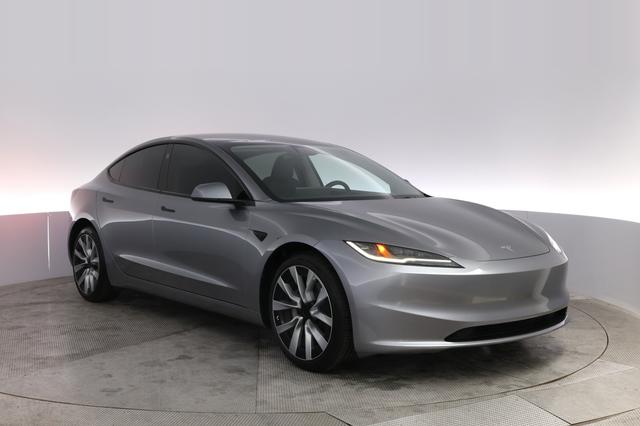 2025 Tesla Model 3 — photo 10 of 21