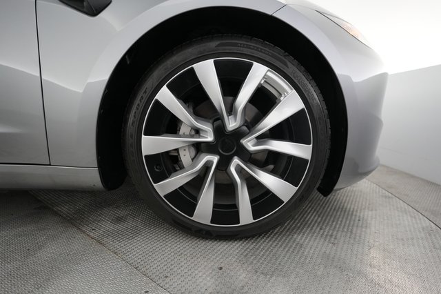 2025 Tesla Model 3 — photo 16 of 21