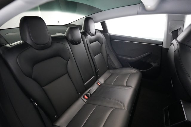 2025 Tesla Model 3 — photo 4 of 21