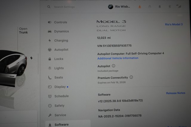 2025 Tesla Model 3 — photo 5 of 21